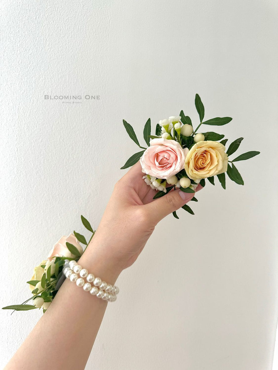Corsage with pearl | Flower Delivery Toronto | Flower Shop Toronto