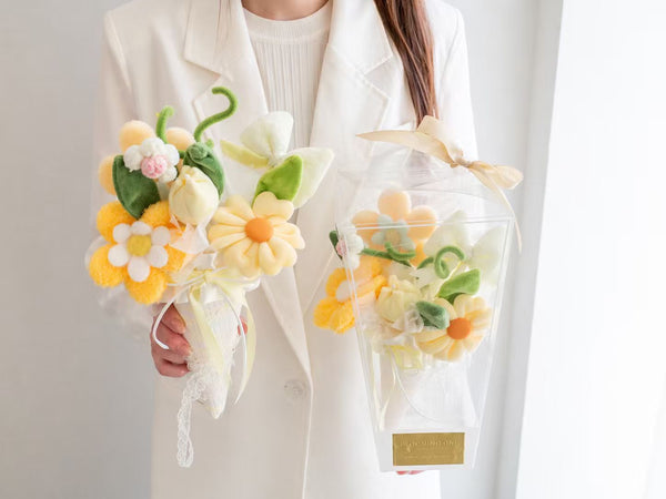Sunny Plush Daisy Bouquet