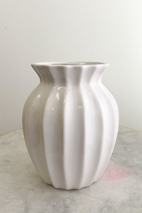 Omaggio Nordic Porcelain Vase (Height 6.3") - 欧米茄