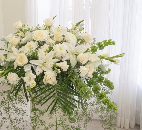 Casket Funeral Flowers - 材头花白绿色系