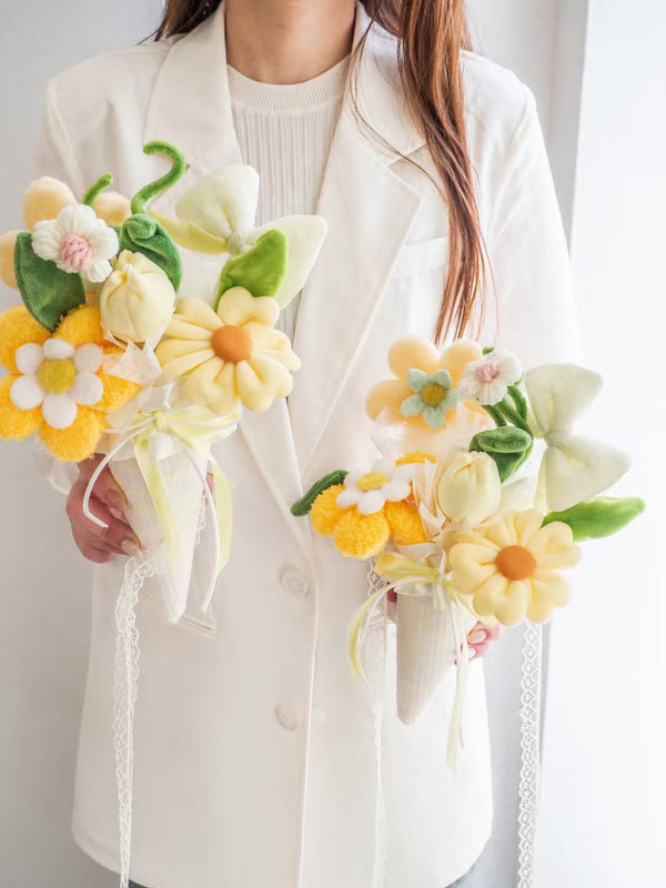 Sunny Plush Daisy Bouquet