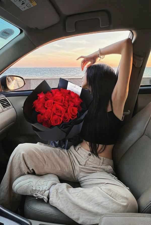 Red Roses Bouquet - Crimson Noir 焰影