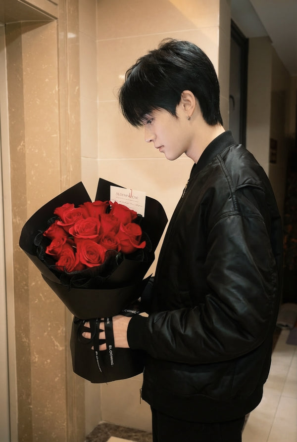 Red Roses Bouquet - Crimson Noir 焰影