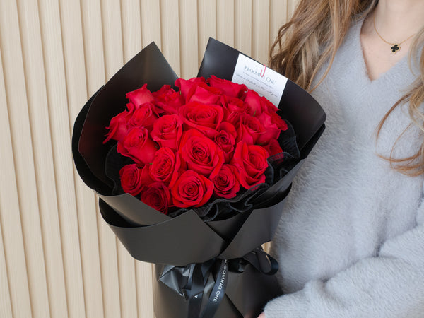 Valentine's Day Red Roses Bouquet - Crimson Noir 焰影