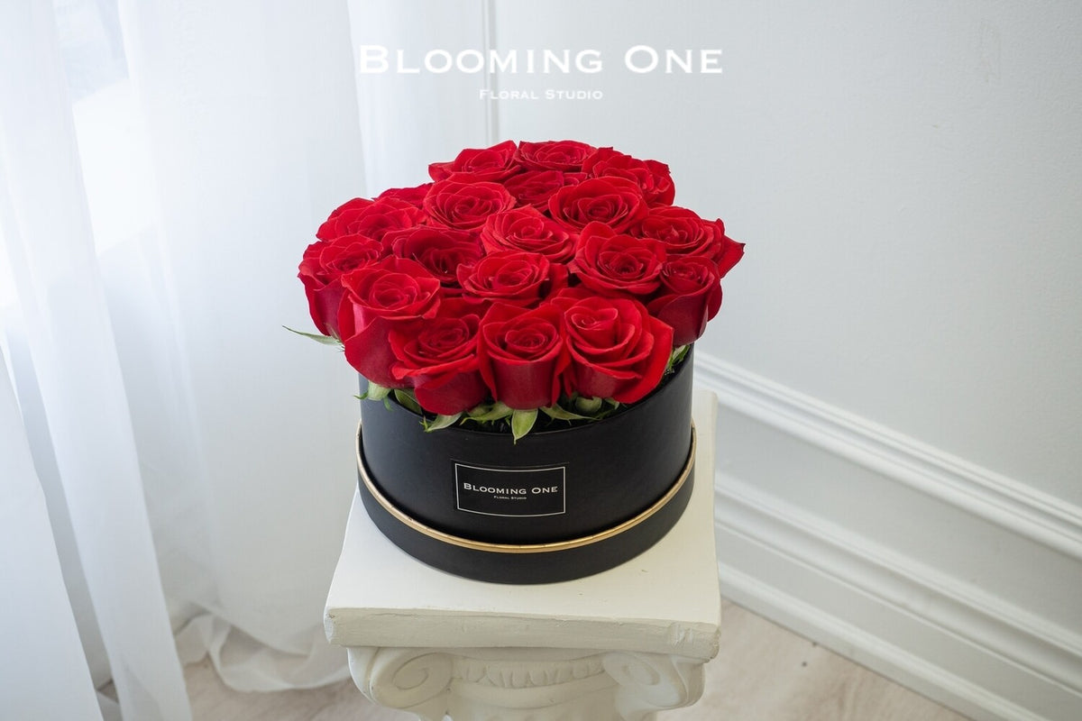 Red roses box rimmed with gold line | Flower Delivery Toronto | Flower ...