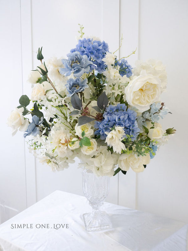 White Blue Flower Arrangement - 蓝白盆花