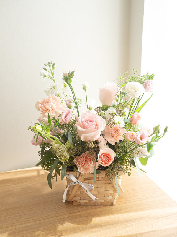 Basket of loveliness (blush pink)- 一篮子可爱(粉白)
