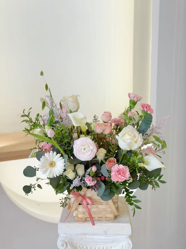 Basket of loveliness (blush pink)- 一篮子可爱(粉白)