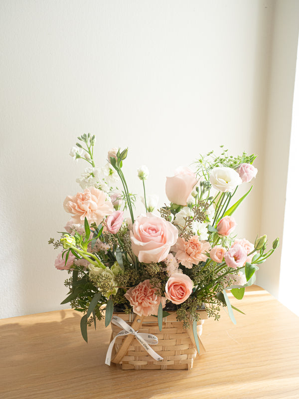 Basket of loveliness (blush pink)- 一篮子可爱(粉白)